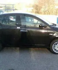 LANCIA Ypsilon 1.2 69 CV 5 porte Silver