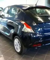 LANCIA Ypsilon 1.2 69 CV 5 porte Silver