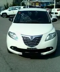 LANCIA Ypsilon 1.2 69 CV 5 porte Silver