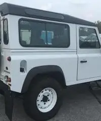 LAND ROVER Defender 90 2.2 TD4 Station Wagon  N1