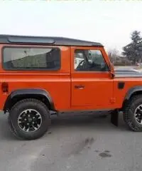 LAND ROVER Defender 90 2.2 TD4 Station Wagon Adventure Edition N1