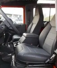 LAND ROVER Defender 90 2.2 TD4 Station Wagon Adventure Edition N1