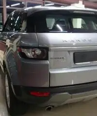 LAND ROVER Range Rover Evoque 2.2 TD4 5p. Pure