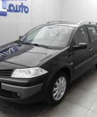 RENAULT Megane GRANTOUR LUXE 2.0i CV135-No garanzia!!