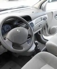 RENAULT Megane Scénic Evol. 1.6 16V cat Expression