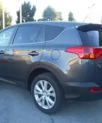 TOYOTA RAV 4 RAV4 2.2 D-4D 4WD Lounge