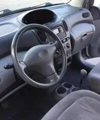 TOYOTA Yaris Verso 1.3i 16V cat Sol