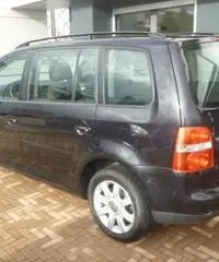 VOLKSWAGEN Touran 1.6 16V FSI Trendline 7 POSTI