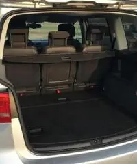 VOLKSWAGEN Touran 1.6 TDI 105CV LIFE NAVI/PARK ASSIST