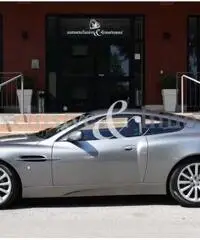 ASTON MARTIN V12 Vanquish Coupé