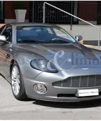 ASTON MARTIN V12 Vanquish Coupé