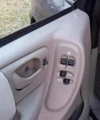 CHRYSLER Voyager 2.5 CRD cat LS