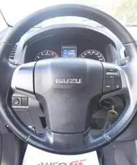 ISUZU D-Max 2.5 Crew Cab Solar 4WD