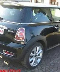 MINI Mini Mini 1.6 16V Cooper S( NAVIG-AUTOMATIK- PELLE-)!!!