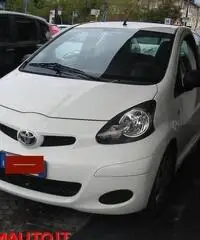 TOYOTA Aygo 1.0 12V VVT-i 5 porte Now Connect