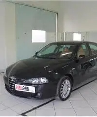 ALFA ROMEO 147 1.9 JTD 5 porte Distinctive