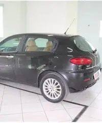 ALFA ROMEO 147 1.9 JTD 5 porte Distinctive