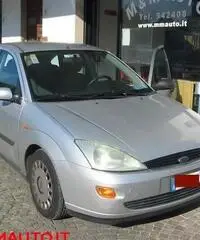 FORD Focus 1.6i 16V cat 5p. Ambiente
