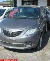 LANCIA Ypsilon 0.9 TwinAir 85 CV 5 porte Metano Ecochic Silver