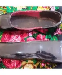 Le galosce, per calzature invernali tradizionali russe