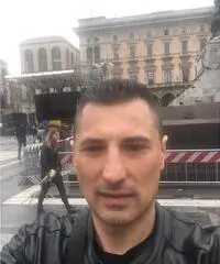 Cerco una donna seria per fare una famiglia.