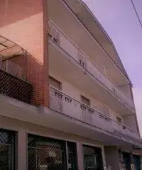 In vendita appartamento trilocale mansardato a Montanaro (Torino)