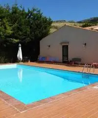 Hotel In Vendita a Castellana Sicula