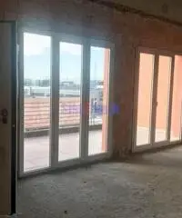 Capannone a Camaiore