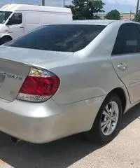 2005 Toyota Camry LE V6