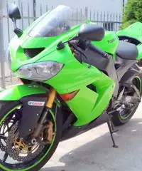 Moto da Pista Kawasaki Ninja 1000 ZX 10 R Condividi: