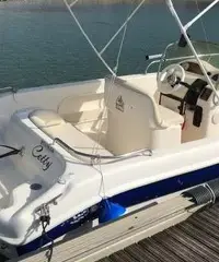 Barca 5.20 mt 6 posti motore 40 cv senza patente