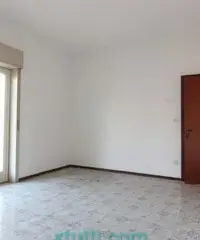 Mq 135 Appartamento via Francesco Accolla piano 2