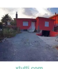 Villa indipendente circa 300mq zona Varcaturo