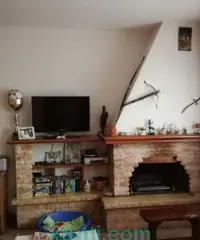 Vendesi a Sarteano-Siena villetta a schiera capotesta