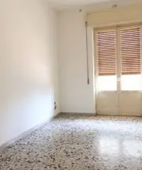 Siracusa pressi Zecchino ampio trivani