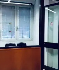 COMO, Borghi - UFFICIO 80mq + Caveau 150mq - VENDESI