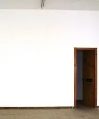 A Parabita Due Studi/Negozi Affiancati