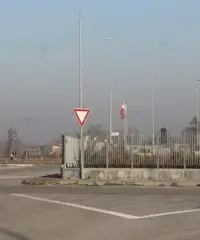 Terreno commerciale di 8000 mq. - zona urbanizzata