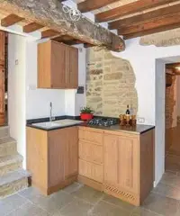 Casale tra Umbria e Toscana