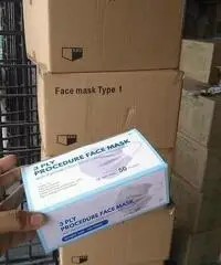 Maschera chirurgica a 3 strati in vendita