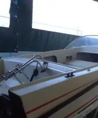 Barca con carrello ma senza motore