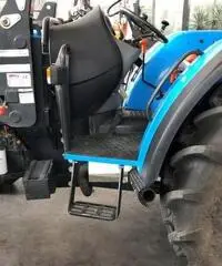 Trattore con caricatore Landini Technofarm