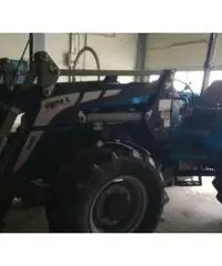 Trattore con caricatore Landini Technofarm