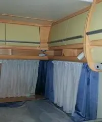 Caravan fendt 420 bianco