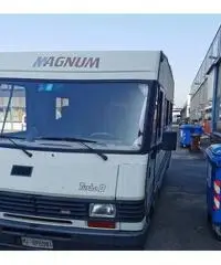 Elnagh blu magnum 660 con portamoto