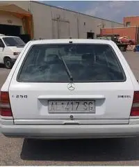 Mercedes W124 E250 TD - E 250 - W 124 1990