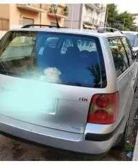 VOLKSWAGEN Passat 5ª serie - 2001