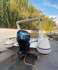 Gommone più motore e diritto di ormeggio