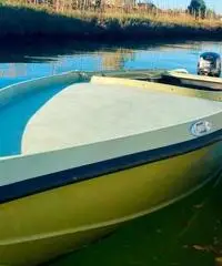 Cofano SPAZIO 5 con EVINRUDE E-TEC 25hp