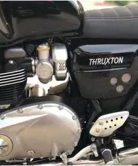 Triumph thruxton 1200